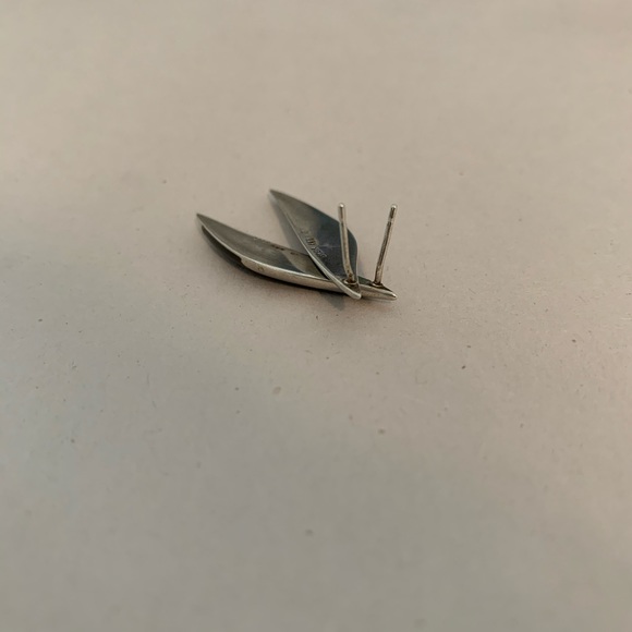 Vintage Sterling and Onyx Earrings - Picture 6 of 7